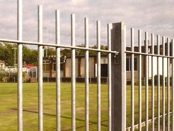 RR4 flat top round bar vertical fencing