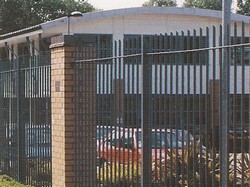RR6 hollow angled top round metal railings
